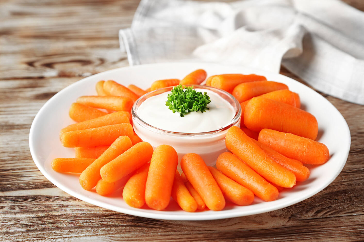 Baby carrots medium 1kg crade 8 pieces